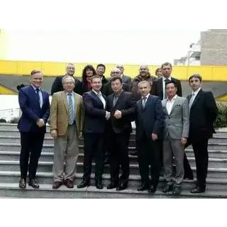 我集团签署与塞尔维亚石油公司（NIS）合作开发清洁可再生能源的战略合作协议